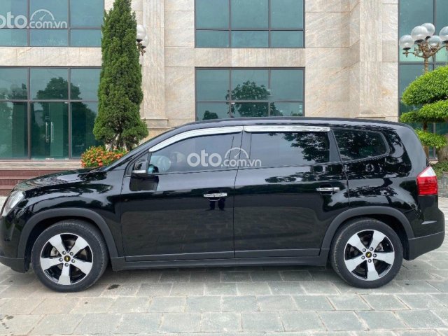 Cần bán xe Chevrolet Orlando LTZ năm 2017, màu đen còn mới