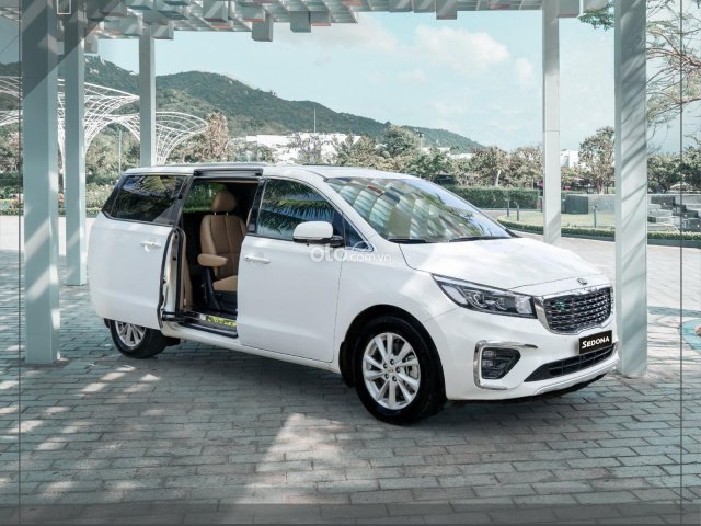 Bán ô tô Kia Sedona 2.2 DAT Deluxe đời 2021, màu trắng