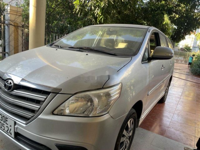 Bán Toyota Innova sản xuất 2016 còn mới, giá 390tr0