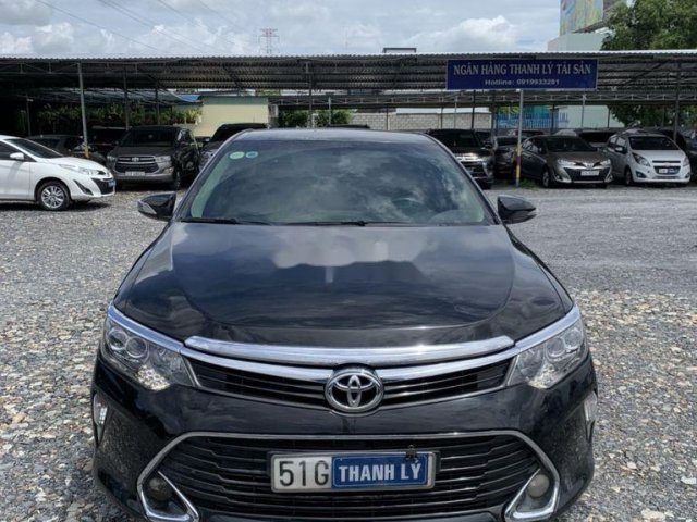 Cần bán Toyota Camry 2.5Q đời 2017, màu đen, giá chỉ 810 triệu0