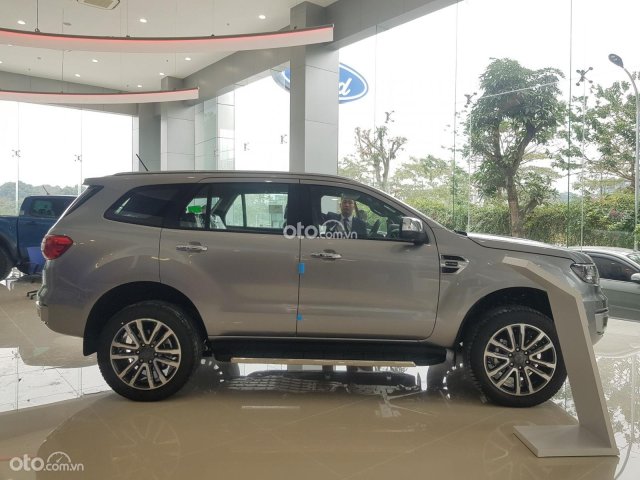 Bán Ford Everest Titanium 4WD 2021, màu bạc - Chỉ cần trả trước 280tr