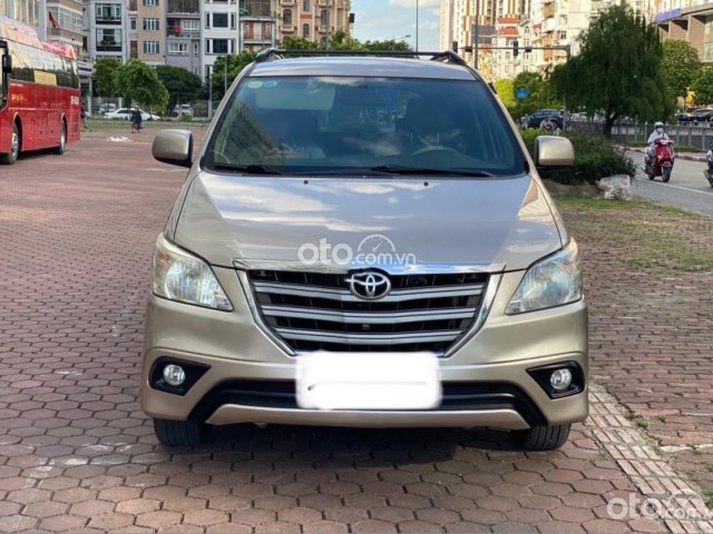 Xe Toyota Innova sản xuất 2014, màu vàng còn mới, giá tốt