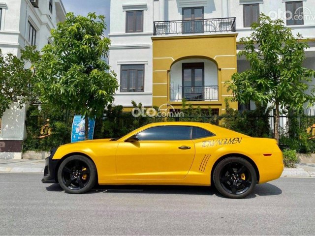 Cần bán lại xe Chevrolet Camaro sản xuất năm 2011, màu vàng, xe nhập0