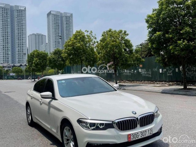 Bán BMW 520i năm sản xuất 2018, màu trắng, nhập khẩu nguyên chiếc còn mới0