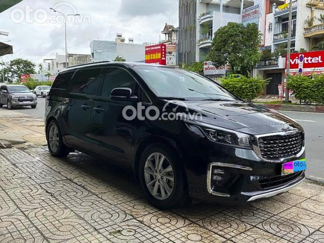 Xe Kia Sedona 2.2 Platinum D FL năm sản xuất 2018, màu đen0