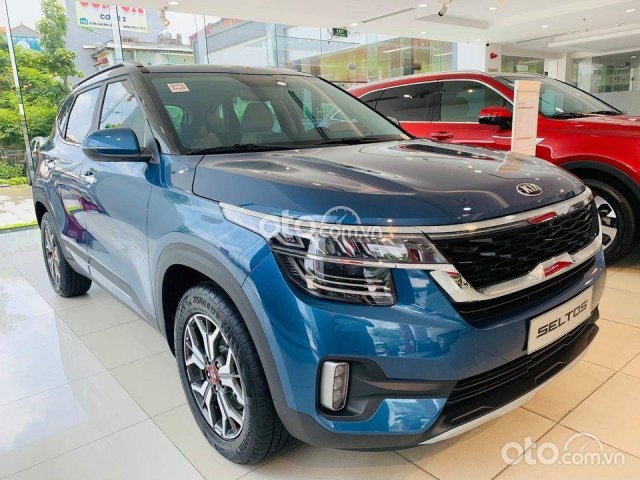 Cần bán xe Kia Seltos Premium năm 2021, màu xanh lam