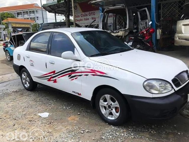 Bán Daewoo Lanos năm sản xuất 2001, màu trắng