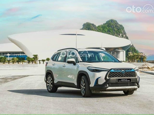 Xe Toyota Corolla Cross V (CXV) sản xuất năm 2021, màu trắng0