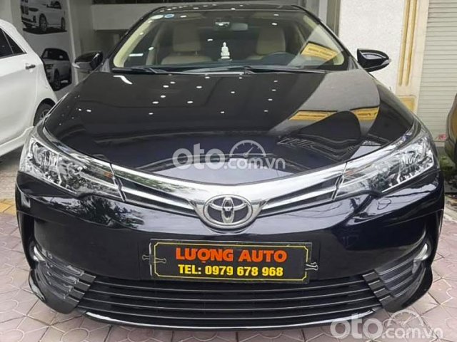 Bán ô tô Toyota Corolla Altis đời 2018, màu đen còn mới giá cạnh tranh0