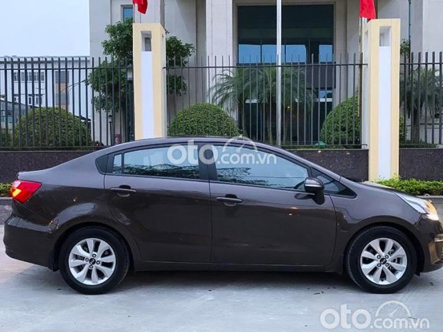 Cần bán gấp Kia Rio đời 2015, màu nâu, nhập khẩu  