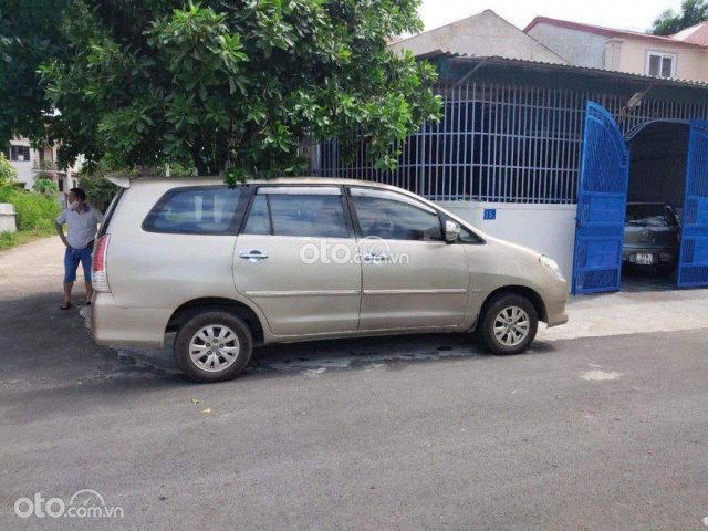 Cần bán xe Toyota Innova G đời 2008, màu vàng cát chính chủ0