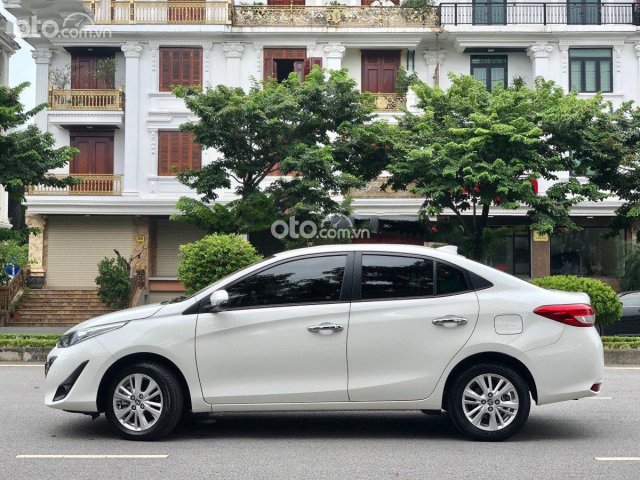 Cần bán lại xe Toyota Vios 1.5G đời 2020, màu trắng như mới