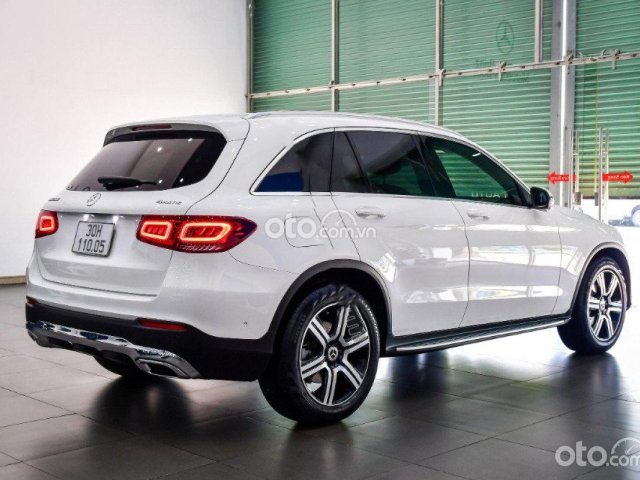 Cần bán lại xe Mercedes GLC 200 2021, màu trắng0