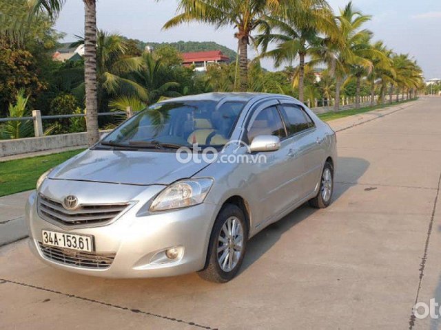 Cần bán gấp Toyota Vios 1.5E năm sản xuất 2010, màu bạc, 185tr0