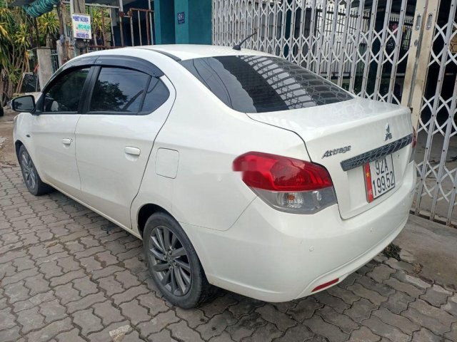 Cần bán Mitsubishi Attrage năm 2018, màu trắng số sàn giá cạnh tranh0