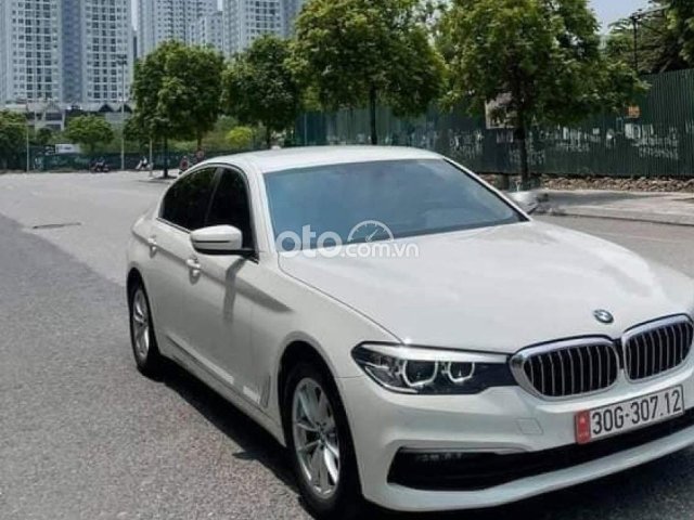 Cần bán gấp BMW 520i sản xuất 2019, màu trắng, nhập khẩu nguyên chiếc còn mới0