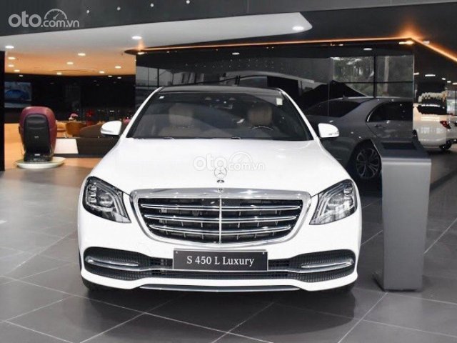 Bán Mercedes đời 2020, màu trắng0