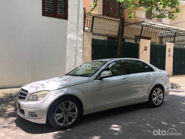 Cần bán gấp Mercedes C200 năm 2008, màu trắng còn mới0