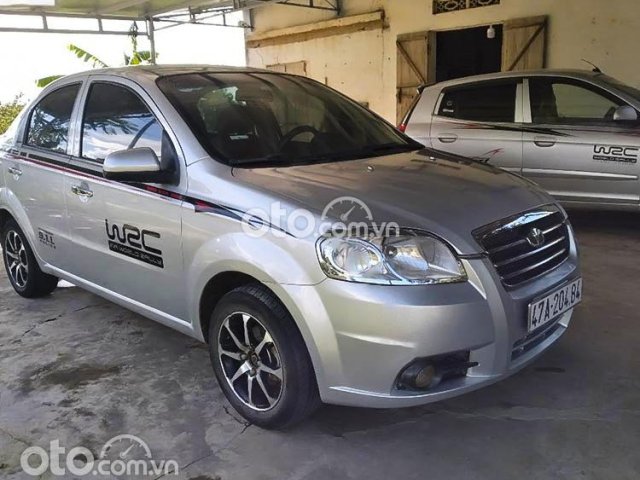 Cần bán lại xe Daewoo Gentra 1.5 MT năm 2008, màu bạc còn mới0