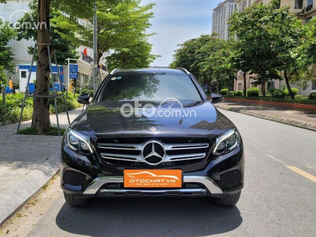 Bán ô tô Mercedes GLC250 sản xuất năm 2017, màu trắng0