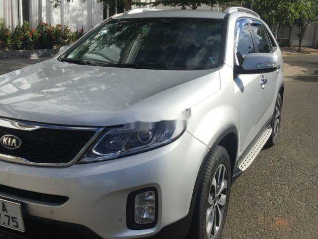 Bán Kia Sorento năm sản xuất 2016, màu bạc chính chủ, giá 580tr0