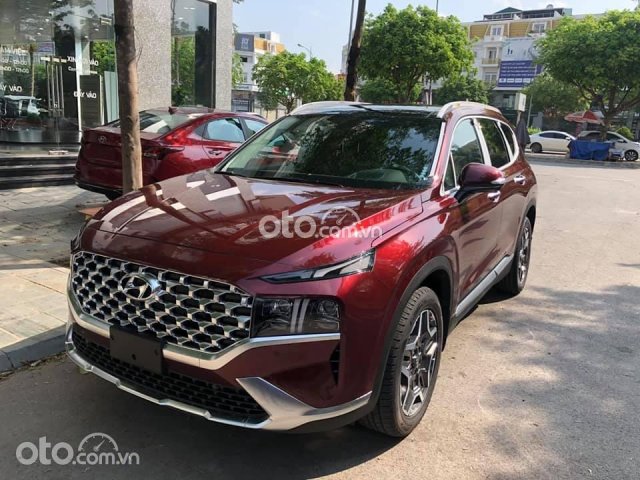 Cần bán xe Hyundai Santa Fe 2.2 Turbo máy dầu bản tiêu chuẩn năm 2021, màu đỏ0