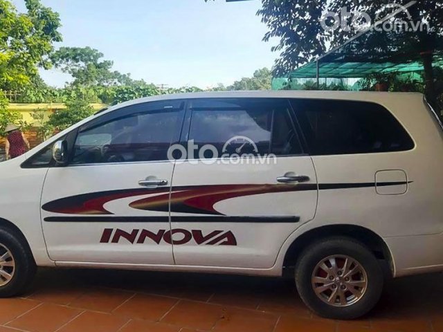 Cần bán xe Toyota Innova J 2007, màu trắng, giá tốt