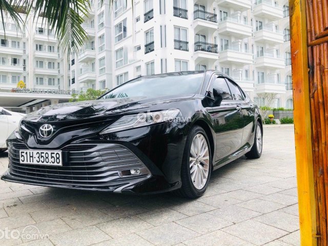 Bán Toyota Camry 2.5Q sản xuất 2020, màu đen, nhập khẩu nguyên chiếc còn mới