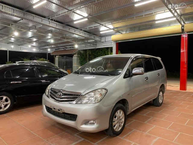 Cần bán xe Toyota Innova G đời 2009, màu bạc