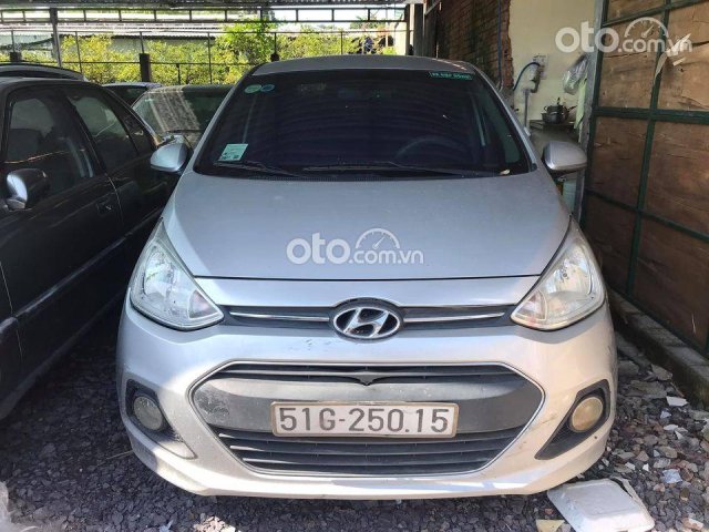 Bán ô tô Hyundai Grand i10 2016, màu bạc, 200 triệu0