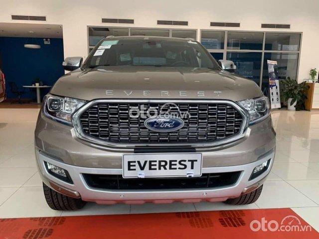 Cần bán xe Ford Everest Titanium 4x2 AT năm sản xuất 2021, màu xám0