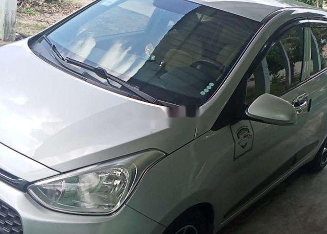 Bán xe Hyundai Grand i10 năm sản xuất 2018, màu bạc0