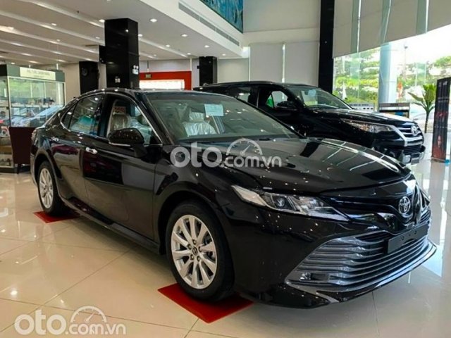 Cần bán xe Toyota Camry 2.0G đời 2021, màu đen, xe nhập0