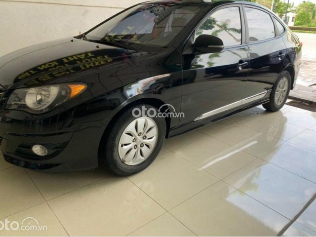 Bán Hyundai Avante 1.6 MT sản xuất 2011, màu đen, giá tốt0