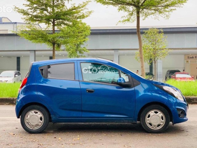 Cần bán lại xe Chevrolet Spark 2017, màu xanh lam giá cạnh tranh0