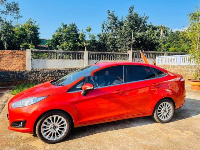 Cần bán xe Ford Fiesta Titanium năm 2016, màu đỏ, giá 368tr