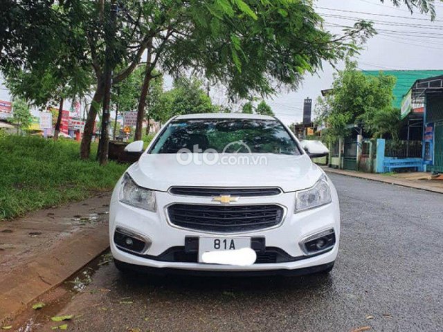 Bán Chevrolet Cruze LT 1.6L năm 2017, màu trắng0