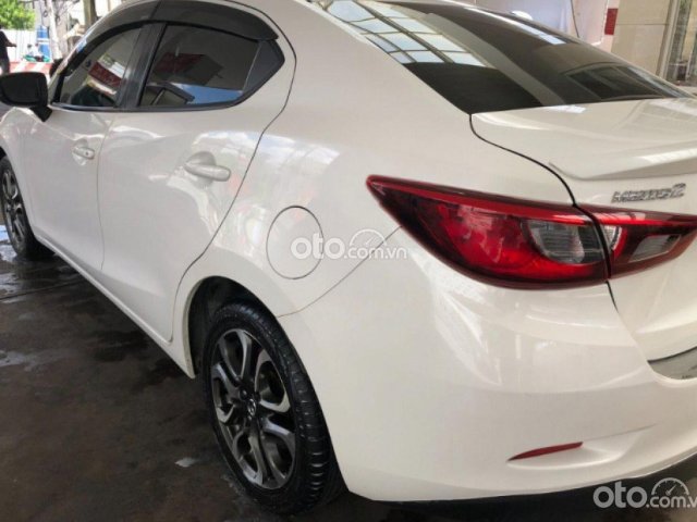 Bán Mazda 2 năm 2016, màu trắng còn mới, 420 triệu0