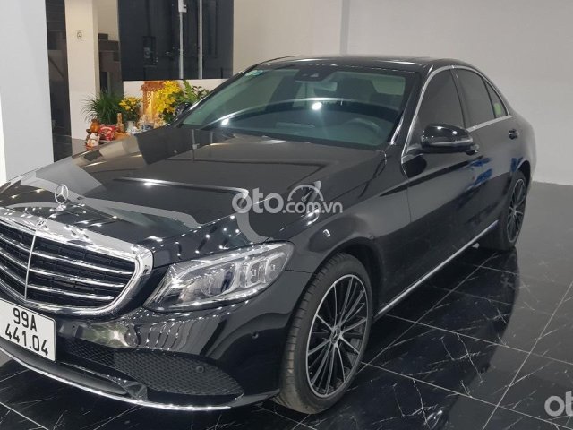 Cần bán xe C200 Exclusive sản xuất năm 2019, đăng ký lần đầu tháng 12 /20190