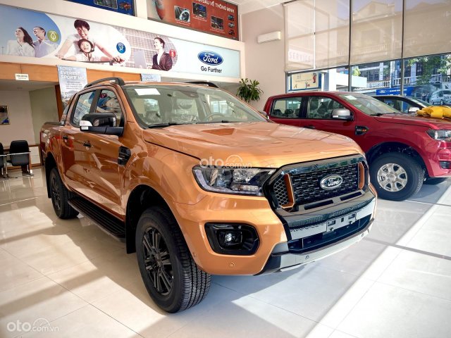 Ford Ranger Wildtrak 2021 giá giảm sập sàn, bước qua tháng ngâu