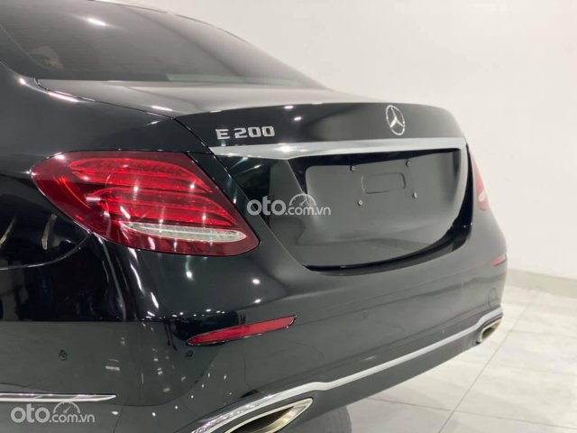 Mercedes E200 đen, nội thất nâu sản xuất 20172