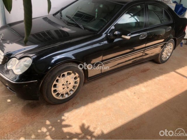 Bán xe Mercedes C200 đời 2002, màu đen số tự động giá cạnh tranh0