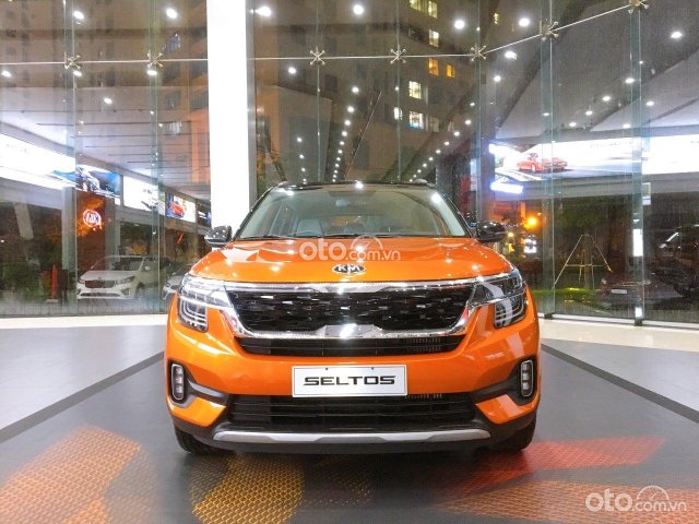 Cần bán xe Kia Seltos 1.4 Turbo Premium năm sản xuất 2021, màu nâu0