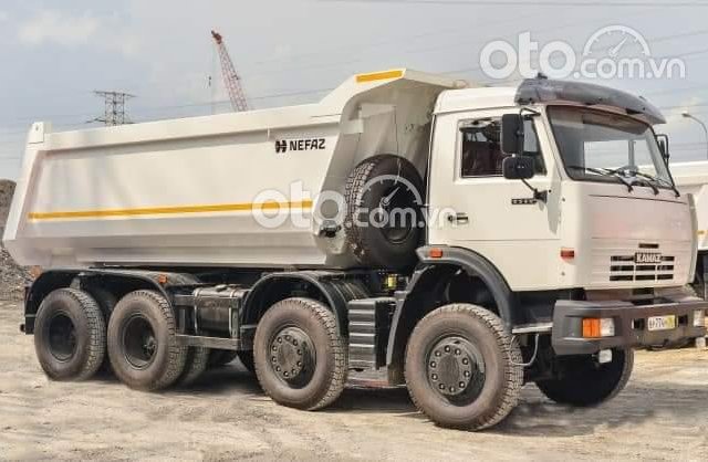 Xe ben Kamaz 6540 4 chân tại miền Tây0