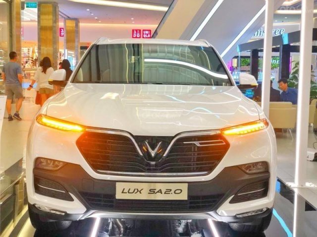 Bán ô tô VinFast LUX A2.0 2021, màu trắng0