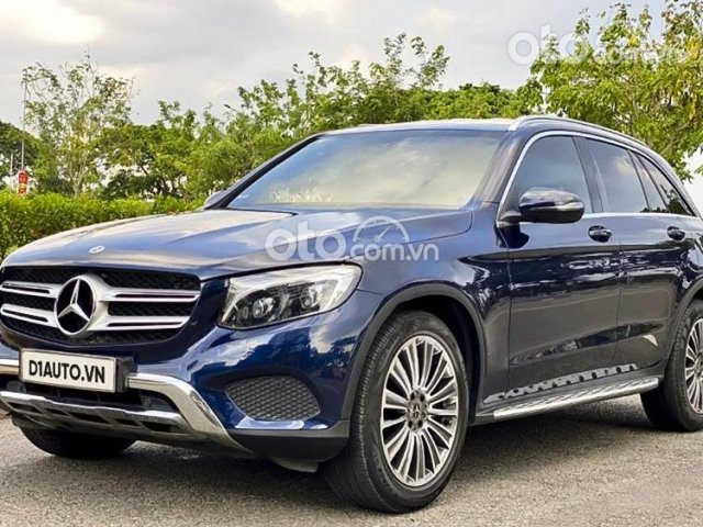 Bán xe Mercedes GLC 250 4Matic năm 2019, màu xanh lam0