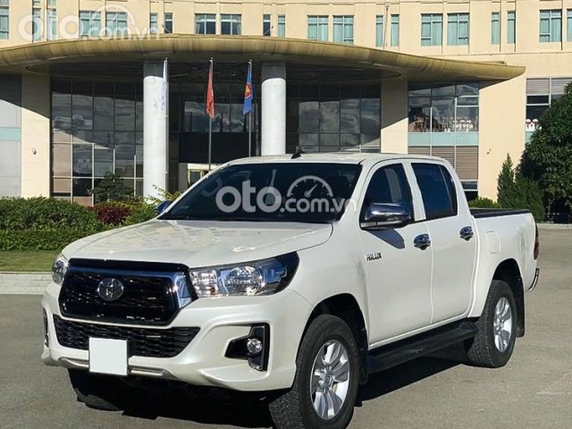 Bán xe Toyota Hilux 2.4E 4x2 AT năm sản xuất 2019, màu trắng, nhập khẩu0