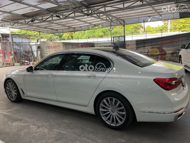 Cần bán BMW 740Li năm sản xuất 2018, màu trắng, nhập khẩu