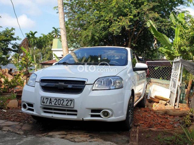 Cần bán xe Daewoo Gentra sản xuất 2010, màu trắng, 150 triệu0