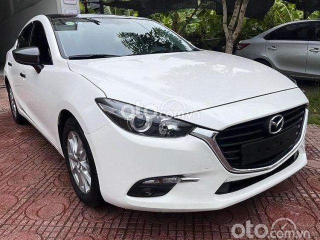 Xe Mazda 3 1.5L Luxury sản xuất 2019, màu trắng còn mới0